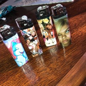 CUSTOM LIGTERS